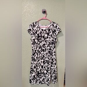 Maggy London Black and White Abstract Short Sleeve Dress Size 10